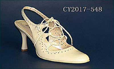 细节之艺 鞋类配件的创新与风尚